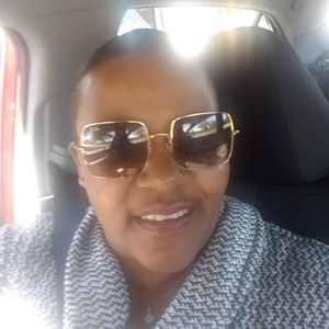 Meet your Posher, Yolanda